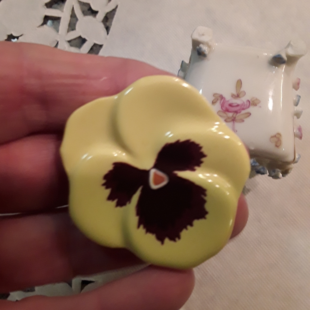 Avon pansy brooch